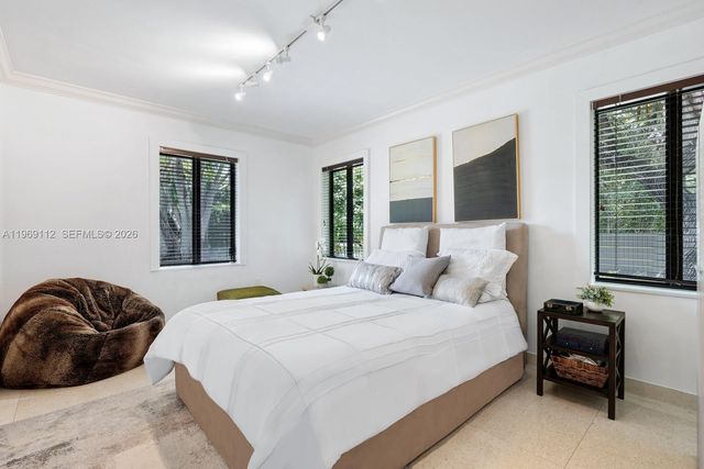 575 Hibiscus Ln, Miami, FL 33137