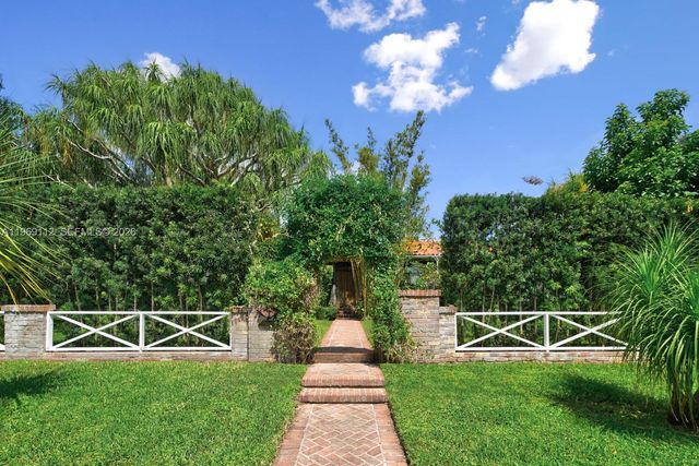 575 Hibiscus Ln, Miami, FL 33137