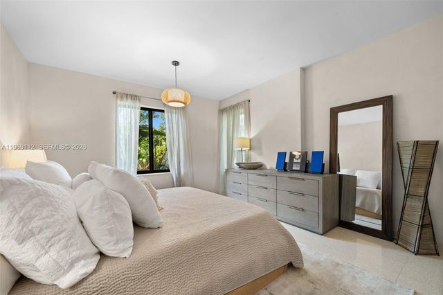 575 Hibiscus Ln, Miami, FL 33137