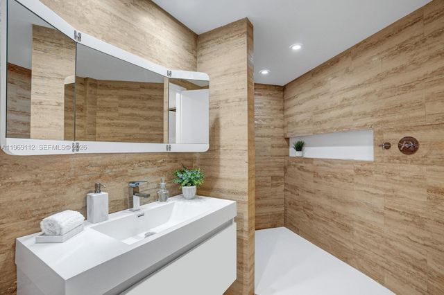 575 Hibiscus Ln, Miami, FL 33137