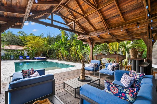 575 Hibiscus Ln, Miami, FL 33137