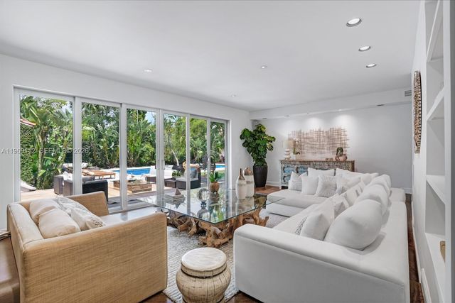 575 Hibiscus Ln, Miami, FL 33137