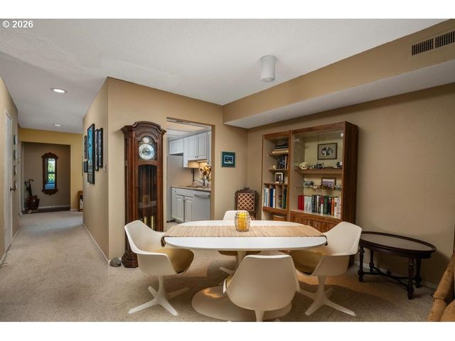 1655 Nw LAKEWAY Ln, Beaverton, OR 97006