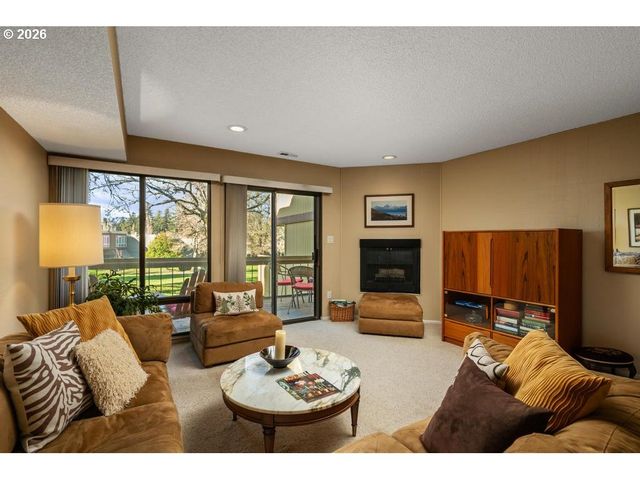 1655 Nw LAKEWAY Ln, Beaverton, OR 97006