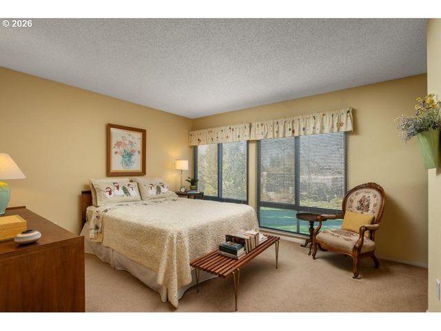 1655 Nw LAKEWAY Ln, Beaverton, OR 97006