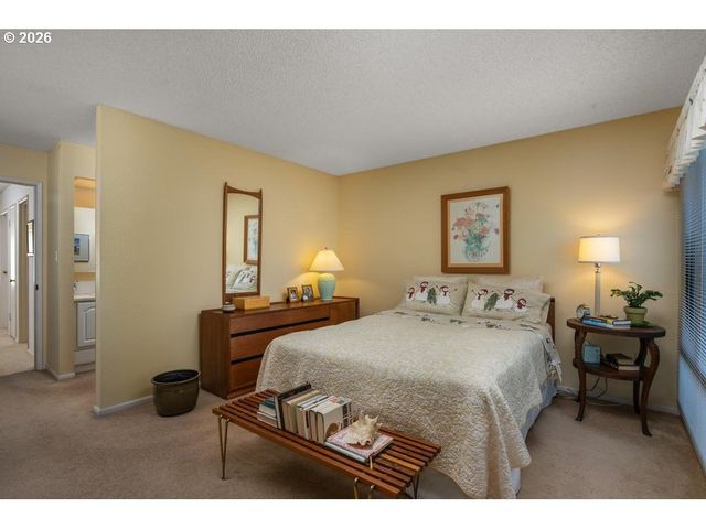 1655 Nw LAKEWAY Ln, Beaverton, OR 97006