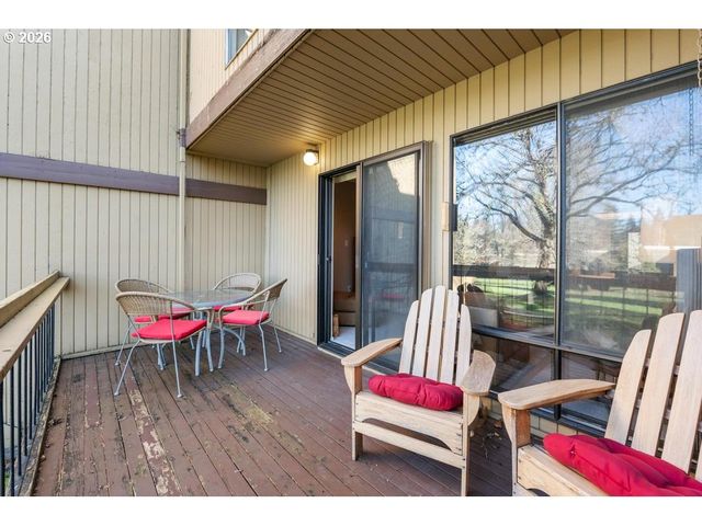 1655 Nw LAKEWAY Ln, Beaverton, OR 97006