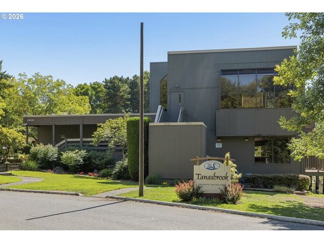 1655 Nw LAKEWAY Ln, Beaverton, OR 97006