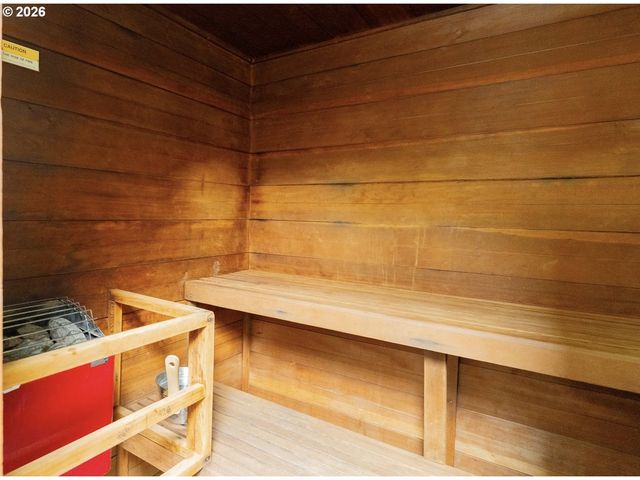 1655 Nw LAKEWAY Ln, Beaverton, OR 97006