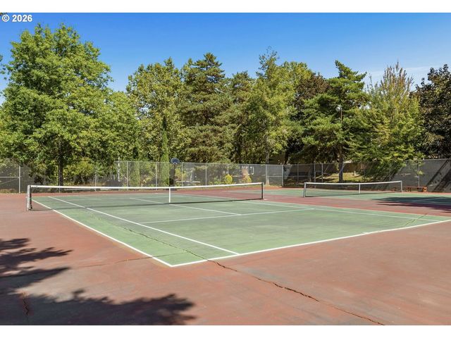 1655 Nw LAKEWAY Ln, Beaverton, OR 97006