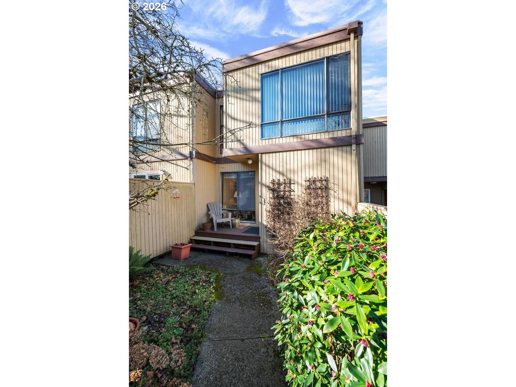 1655 Nw LAKEWAY Ln, Beaverton, OR 97006