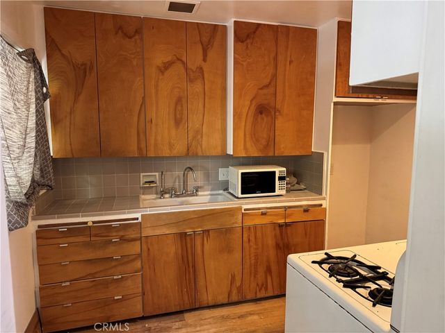 1118 15th St., Santa Monica, CA 90403