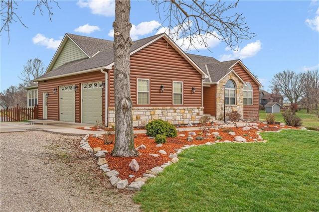 104 W 18th Street, Eudora, KS 66025