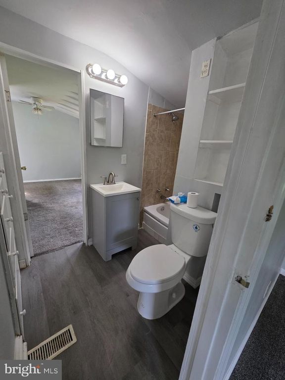 Image 20 of property listing at 4718 68TH AVE, Hyattsville, MD 20784