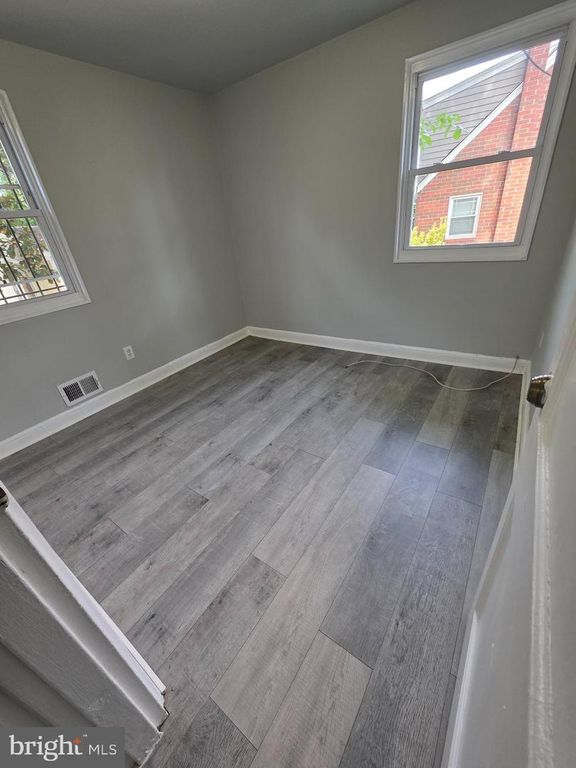 Image 3 of property listing at 4718 68TH AVE, Hyattsville, MD 20784