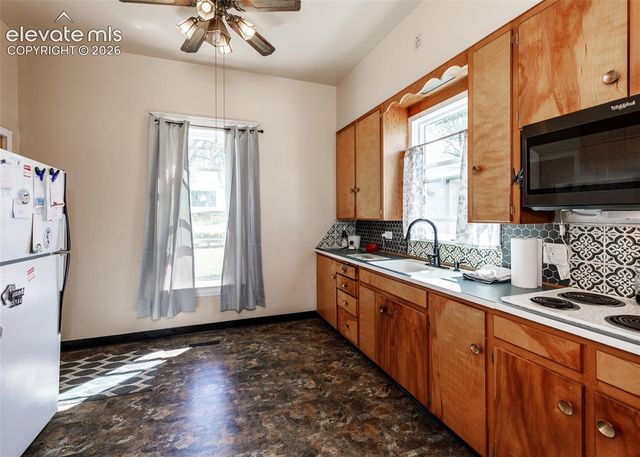 2132 E Routt Avenue, Pueblo, CO 81004