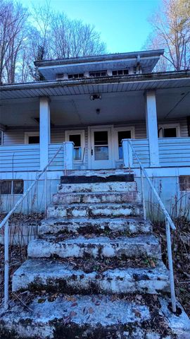 39 Henry Road, Sylva, NC 28779