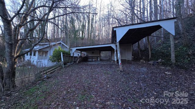 39 Henry Road, Sylva, NC 28779