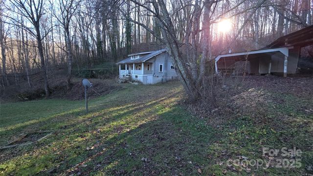 39 Henry Road, Sylva, NC 28779