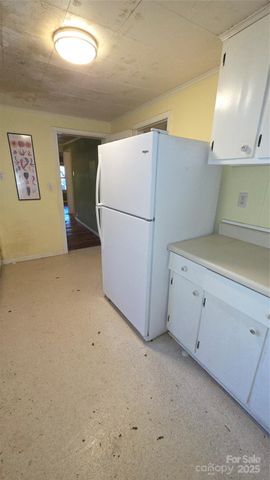 39 Henry Road, Sylva, NC 28779