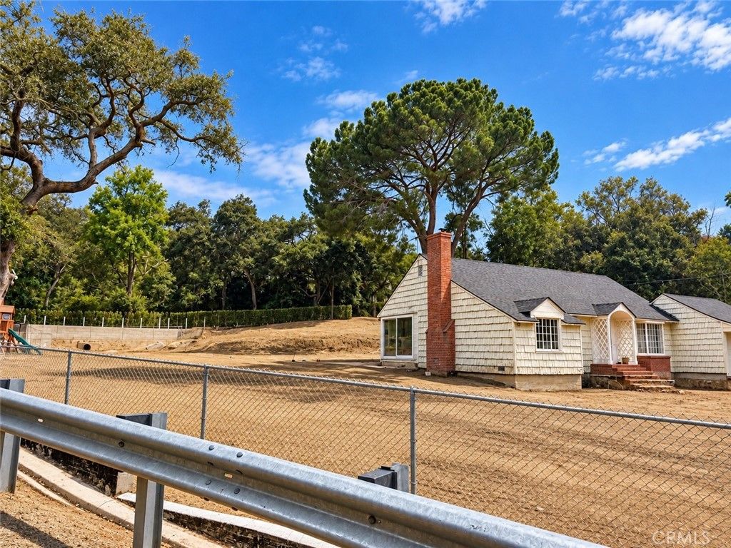4027 Dover, La Canada Flintridge, CA 91011