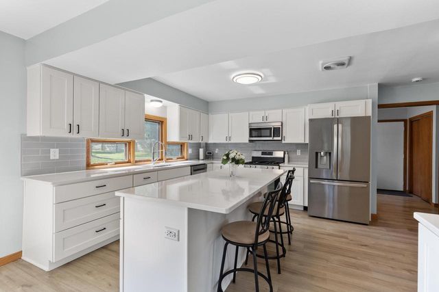 6459 N 107th STREET, Milwaukee, WI 53224