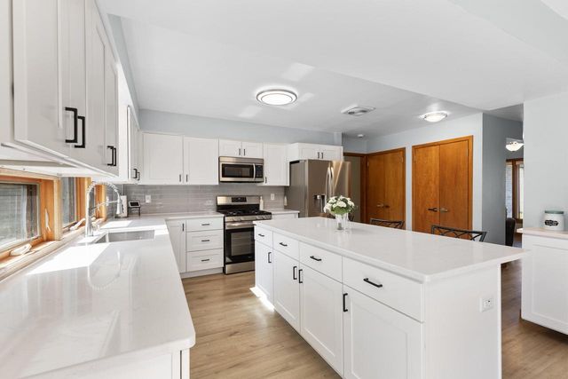 6459 N 107th STREET, Milwaukee, WI 53224