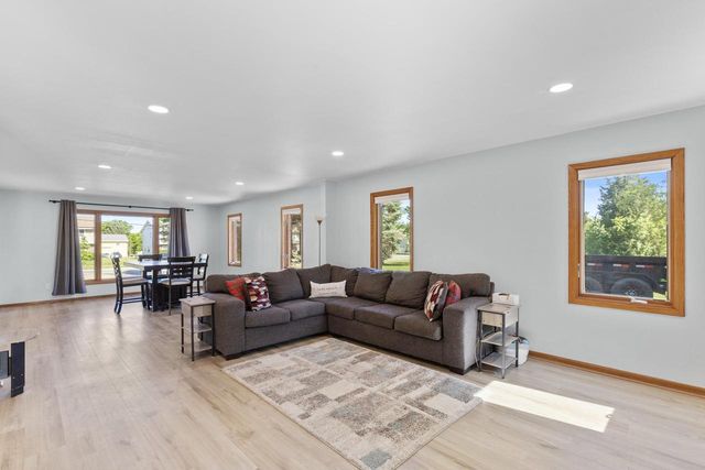 6459 N 107th STREET, Milwaukee, WI 53224