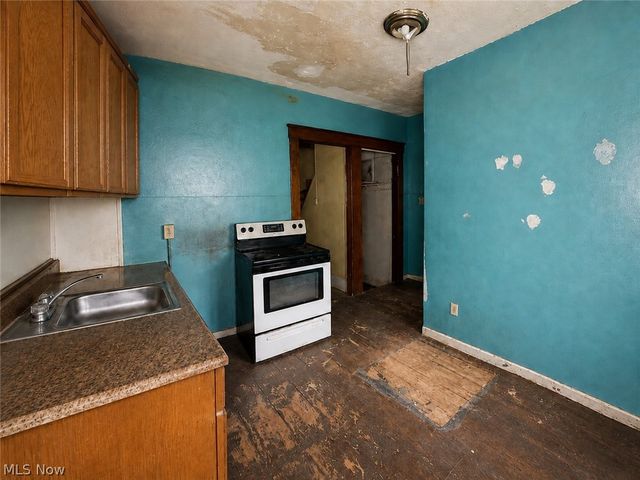 9705 Dunlap Avenue, Cleveland, OH 44105