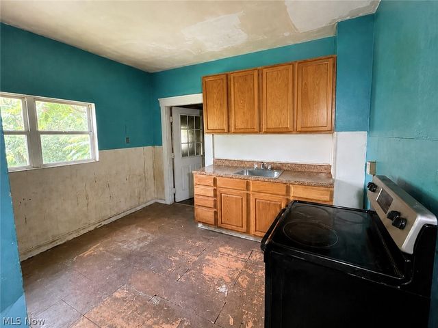 9705 Dunlap Avenue, Cleveland, OH 44105