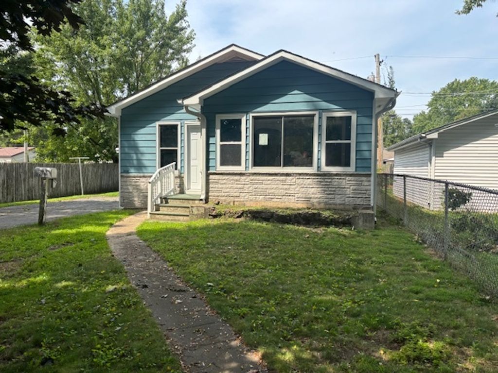2816 Emmaus Avenue, Zion, IL 60099
