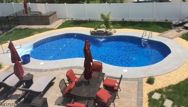 512 Township Line Rd, Hillsborough Twp., NJ 08844