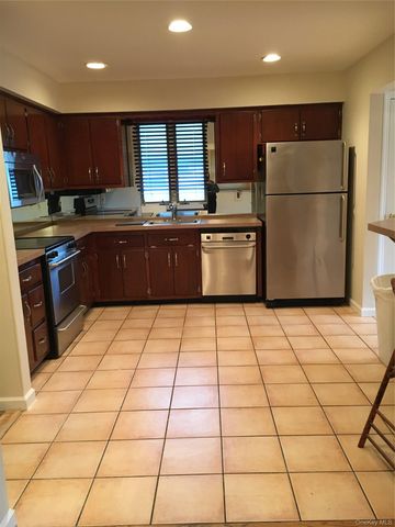 19 Oak Street, Deer Park, NY 11729