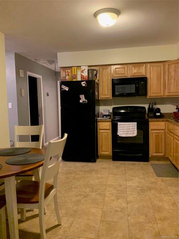 19 Oak Street, Deer Park, NY 11729