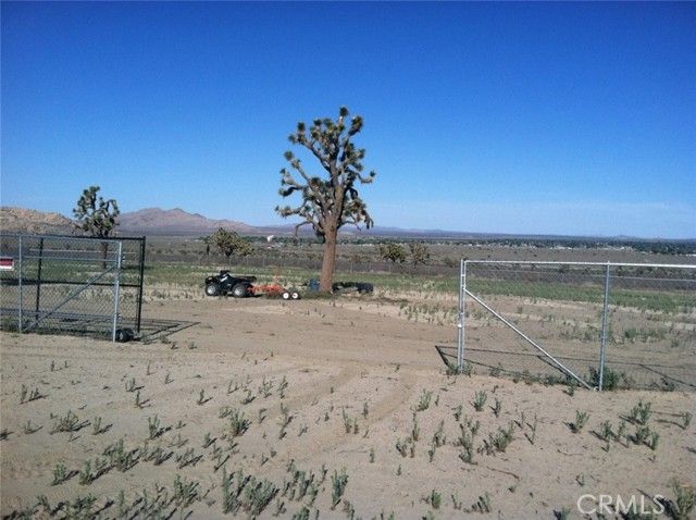 137 E Avenue N6, Palmdale, CA 93591