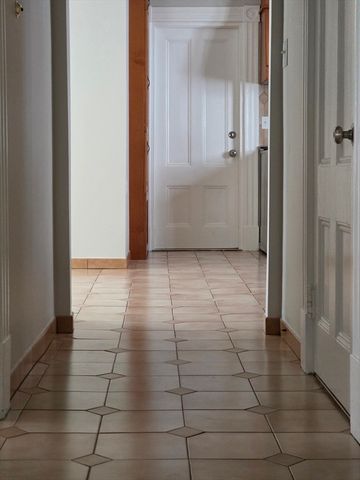 11 Woodman 2, Boston, MA 02130