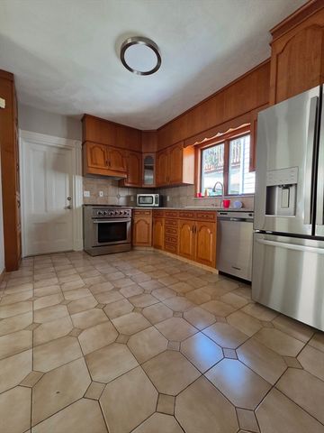 11 Woodman 2, Boston, MA 02130