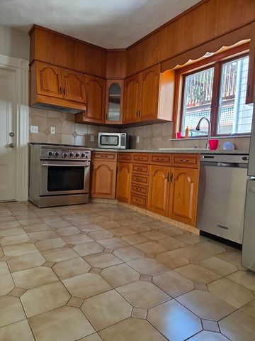 11 Woodman 2, Boston, MA 02130