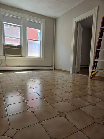 11 Woodman 2, Boston, MA 02130