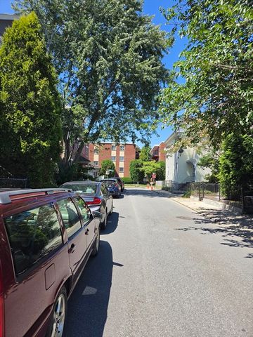 11 Woodman 2, Boston, MA 02130