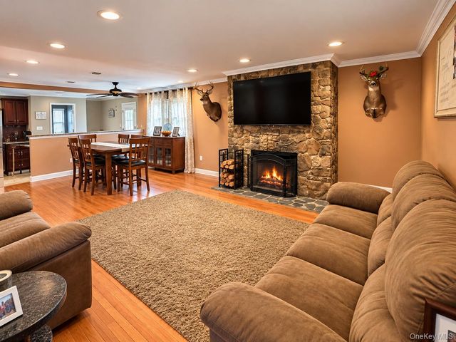 61 5th Avenue, East Rockaway, NY 11518