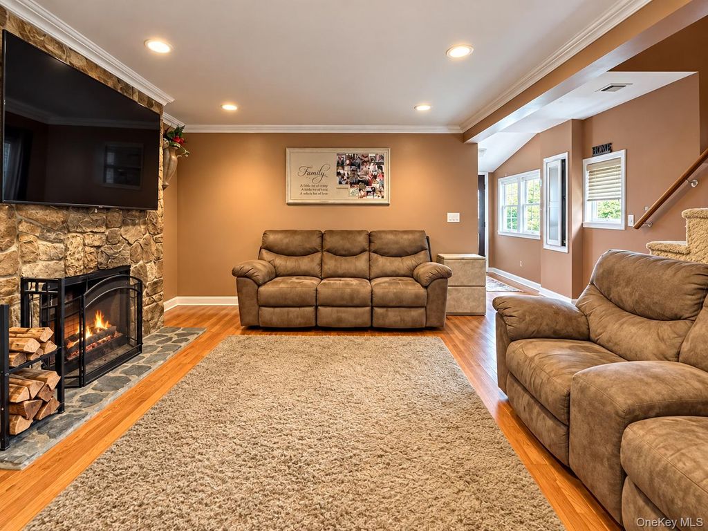 61 5th Avenue, East Rockaway, NY 11518 — photo 4