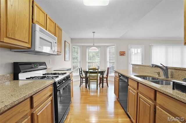 320 Willow Creek Drive, Edwardsville, IL 62025