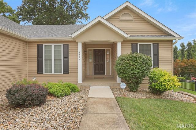 320 Willow Creek Drive, Edwardsville, IL 62025