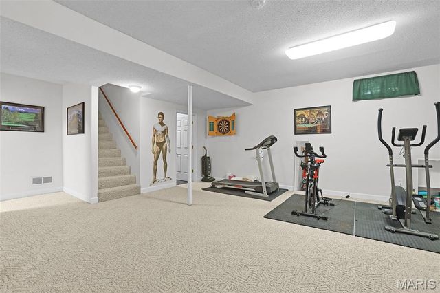 320 Willow Creek Drive, Edwardsville, IL 62025