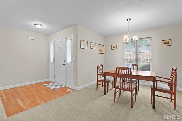 320 Willow Creek Drive, Edwardsville, IL 62025