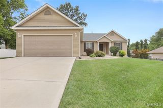 320 Willow Creek Drive, Edwardsville, IL 62025