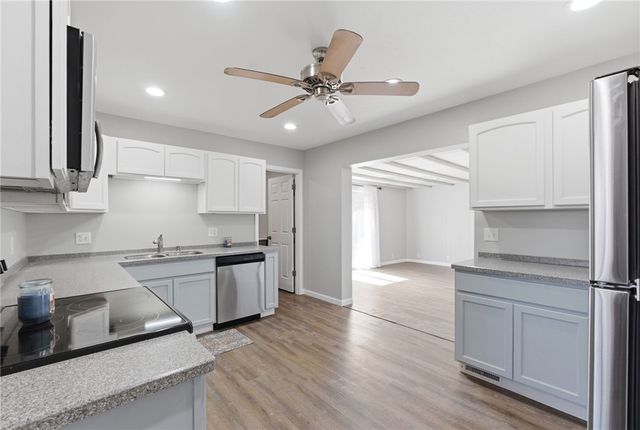 322 Lutz Drive, Englewood, OH 45322