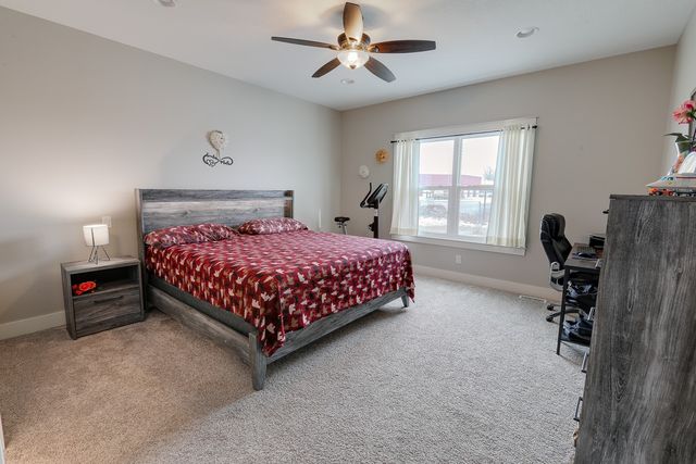 1818 Lakeview Drive, Pella, IA 50219