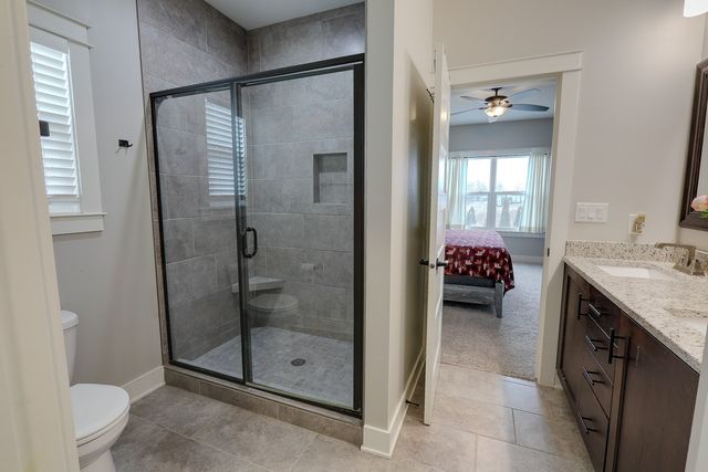 1818 Lakeview Drive, Pella, IA 50219